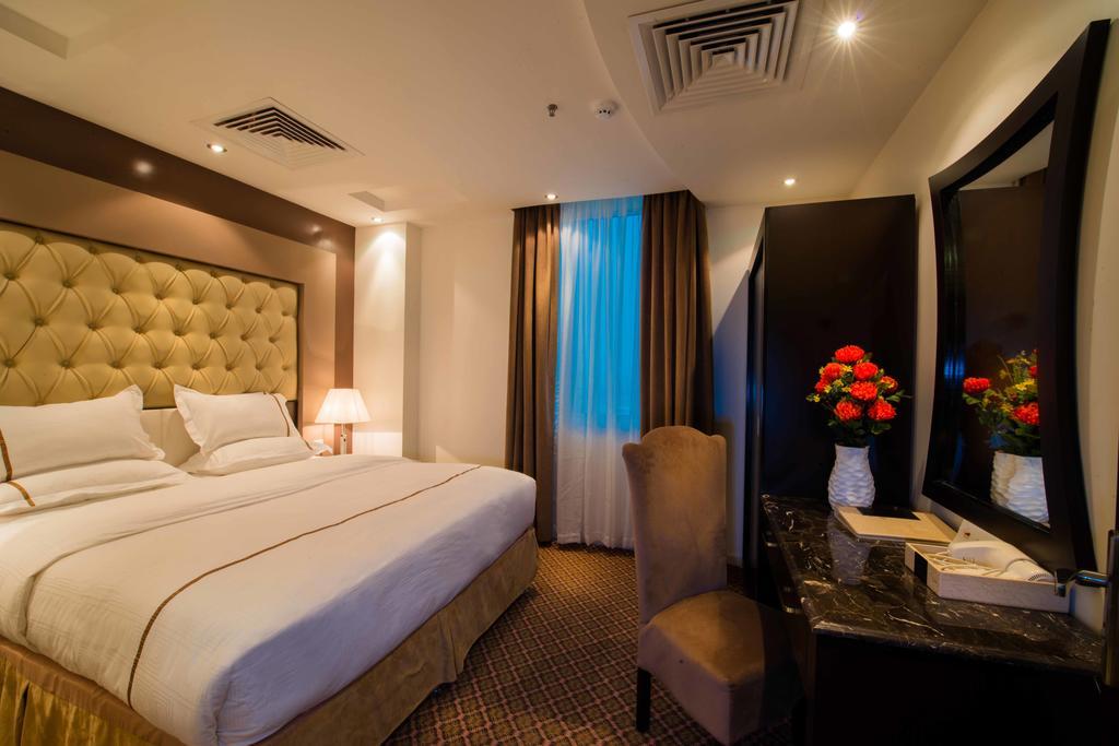 Al Yamama Palace Hotel Suites Ер-Ріяд Номер фото
