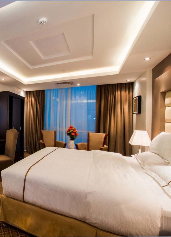 Al Yamama Palace Hotel Suites Ер-Ріяд Номер фото
