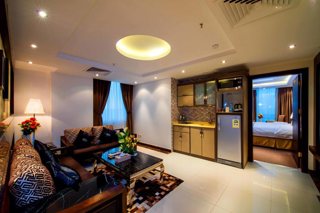 Al Yamama Palace Hotel Suites Ер-Ріяд Номер фото