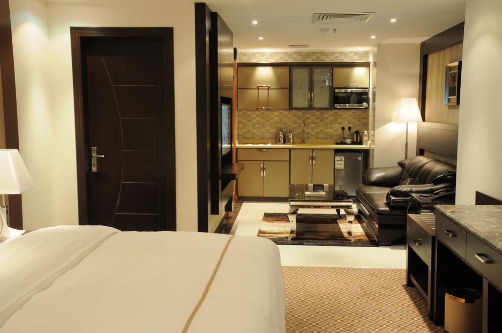 Al Yamama Palace Hotel Suites Ер-Ріяд Номер фото